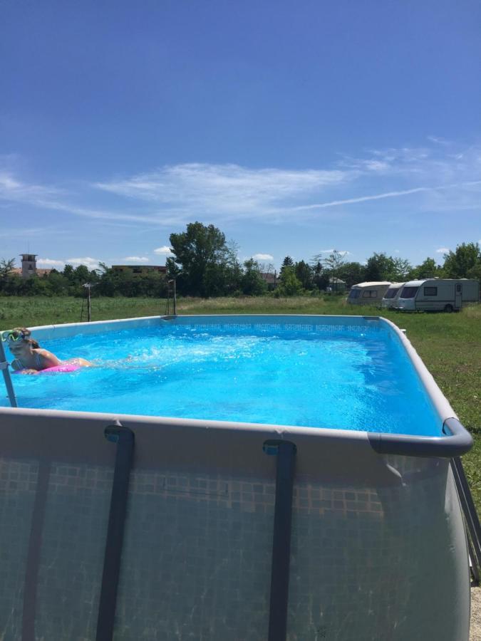 Camping La Foisor Турда Экстерьер фото