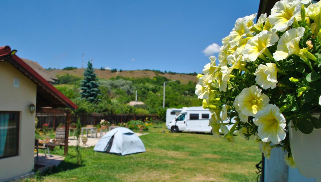 Отель Camping La Foisor Турда Экстерьер фото